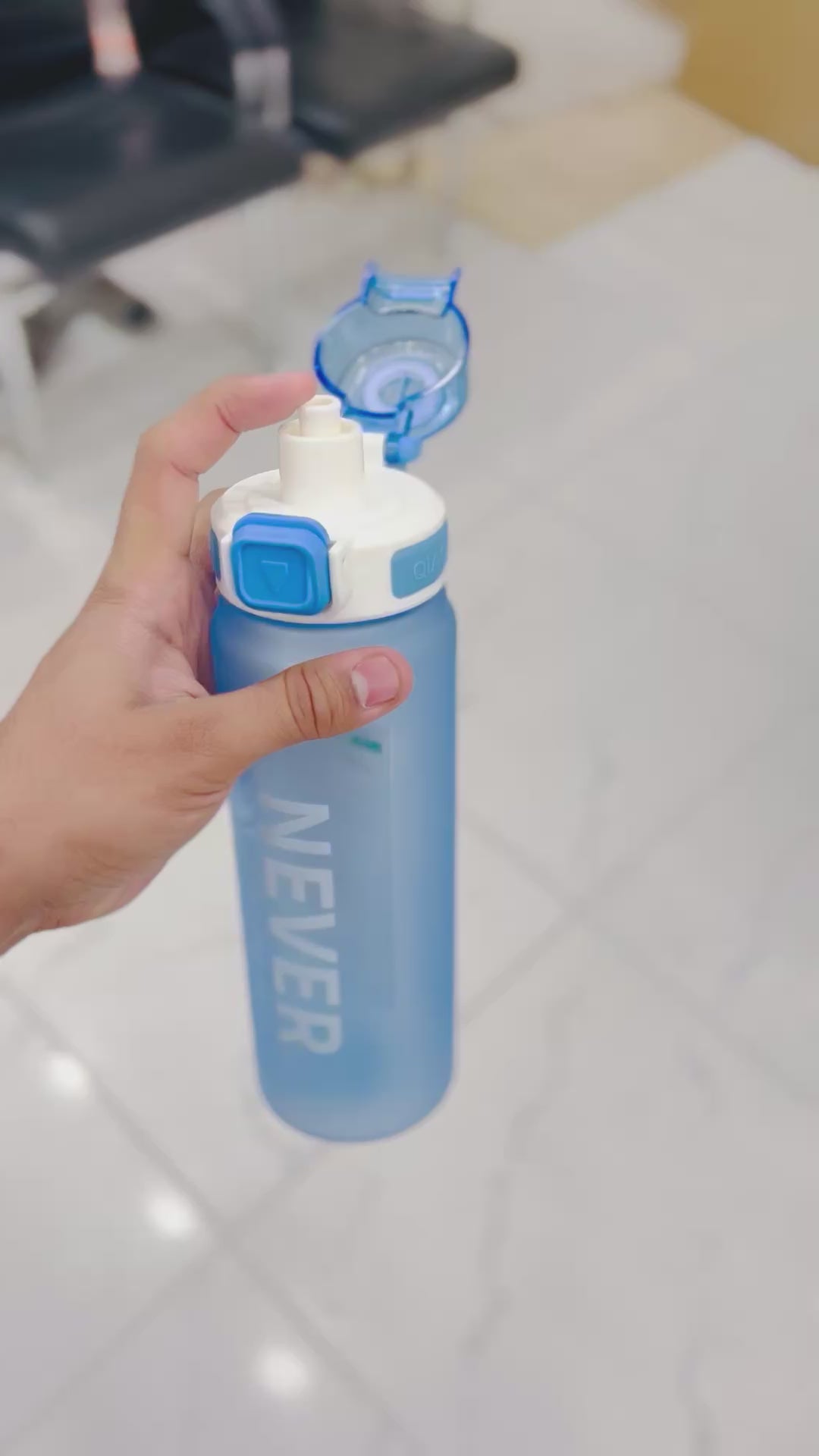 900 ML Sports Water Bottle With PopUp Straw & Carry Strap